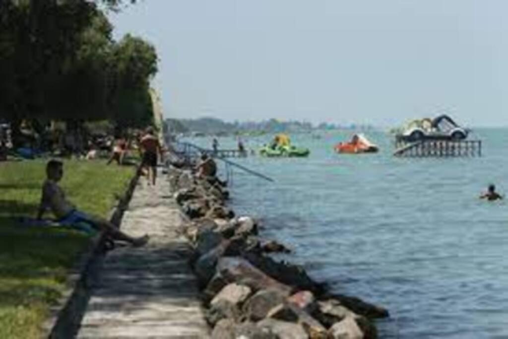 Lido Di Siofok - Aranypart - Minden 1 Percre!公寓 外观 照片