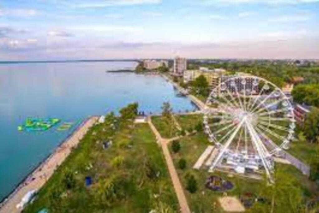 Lido Di Siofok - Aranypart - Minden 1 Percre!公寓 外观 照片